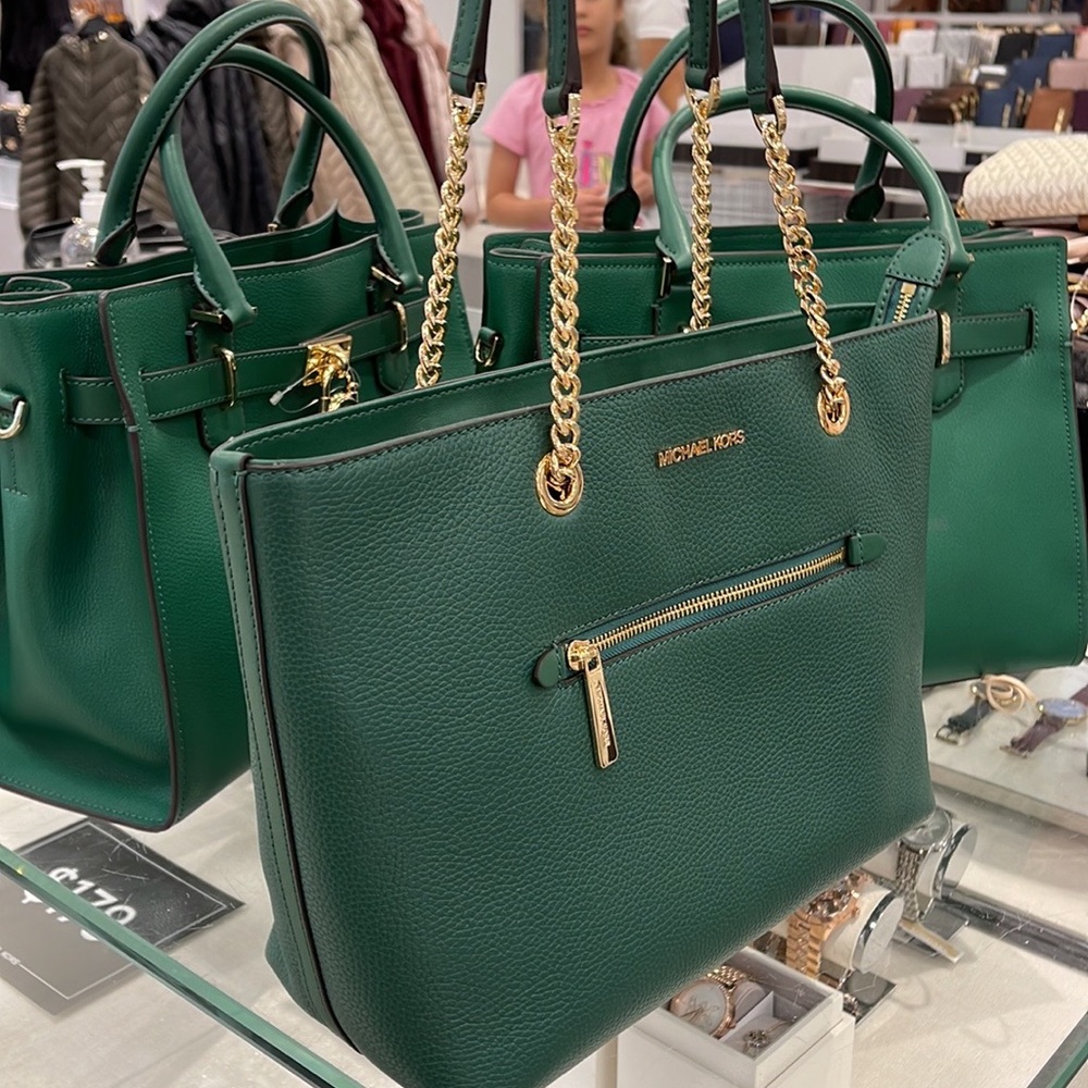 MICHAEL KORS
Jet Set Medium Front Zip Pebbled Leather Chain Tote Bag
Jewel Green - Picture 12 of 16